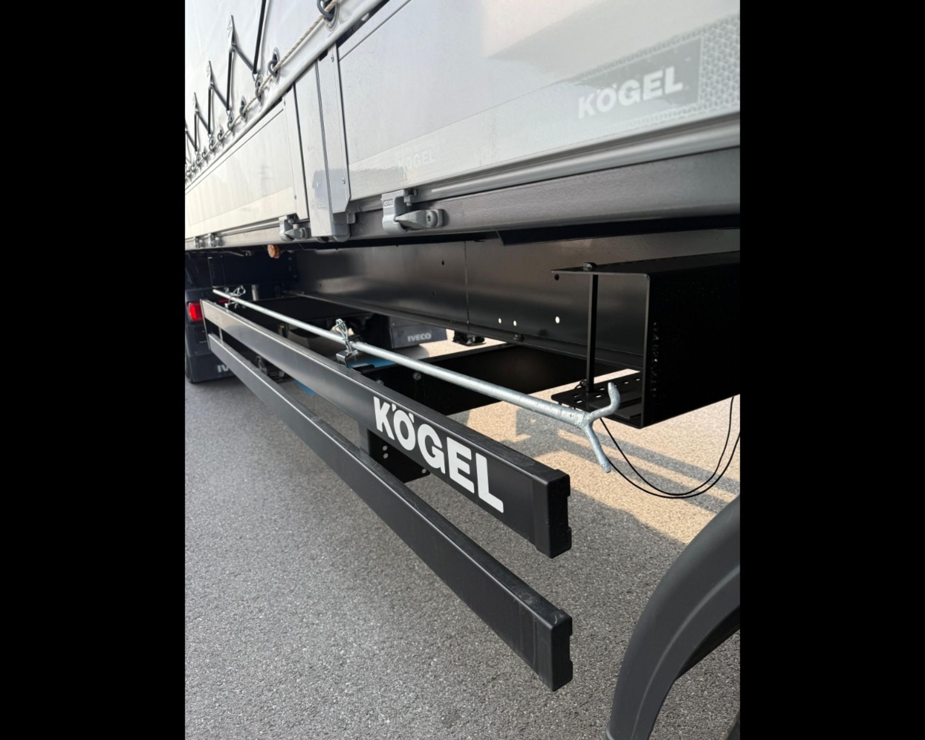 Altri marchi KOEGEL S24-1 CARGO - SEMIRIMORCHIO CENTINATO CON SPONDE - AUTO INDUSTRIALE BERGAMASCA