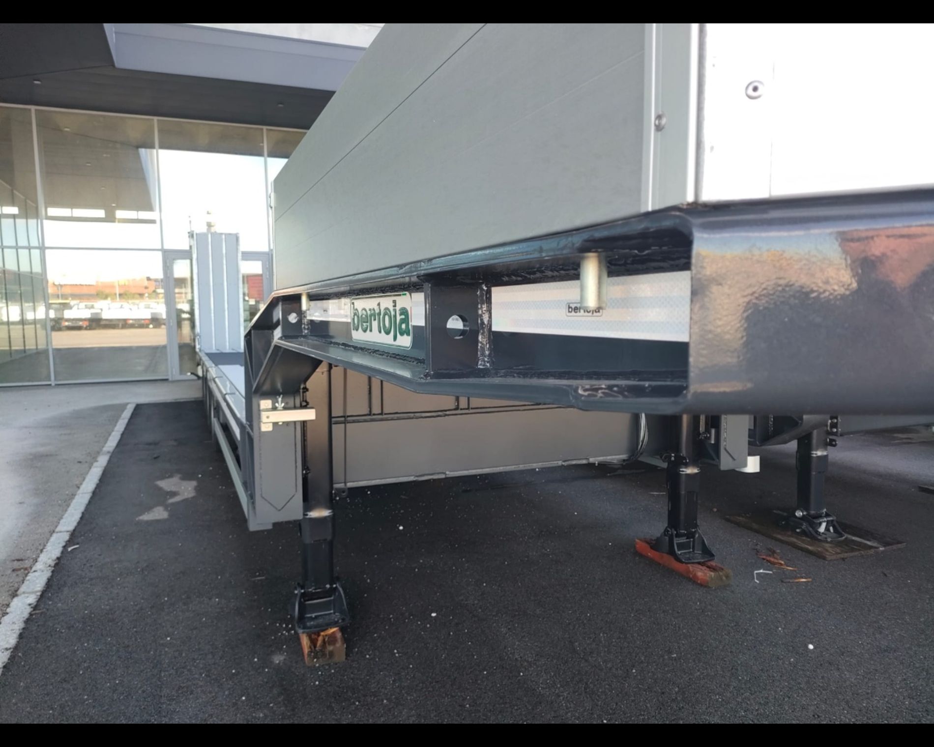 Altri marchi SEMIRIMORCHIO BERTOJA A TRE ASSI - AUTO INDUSTRIALE BERGAMASCA