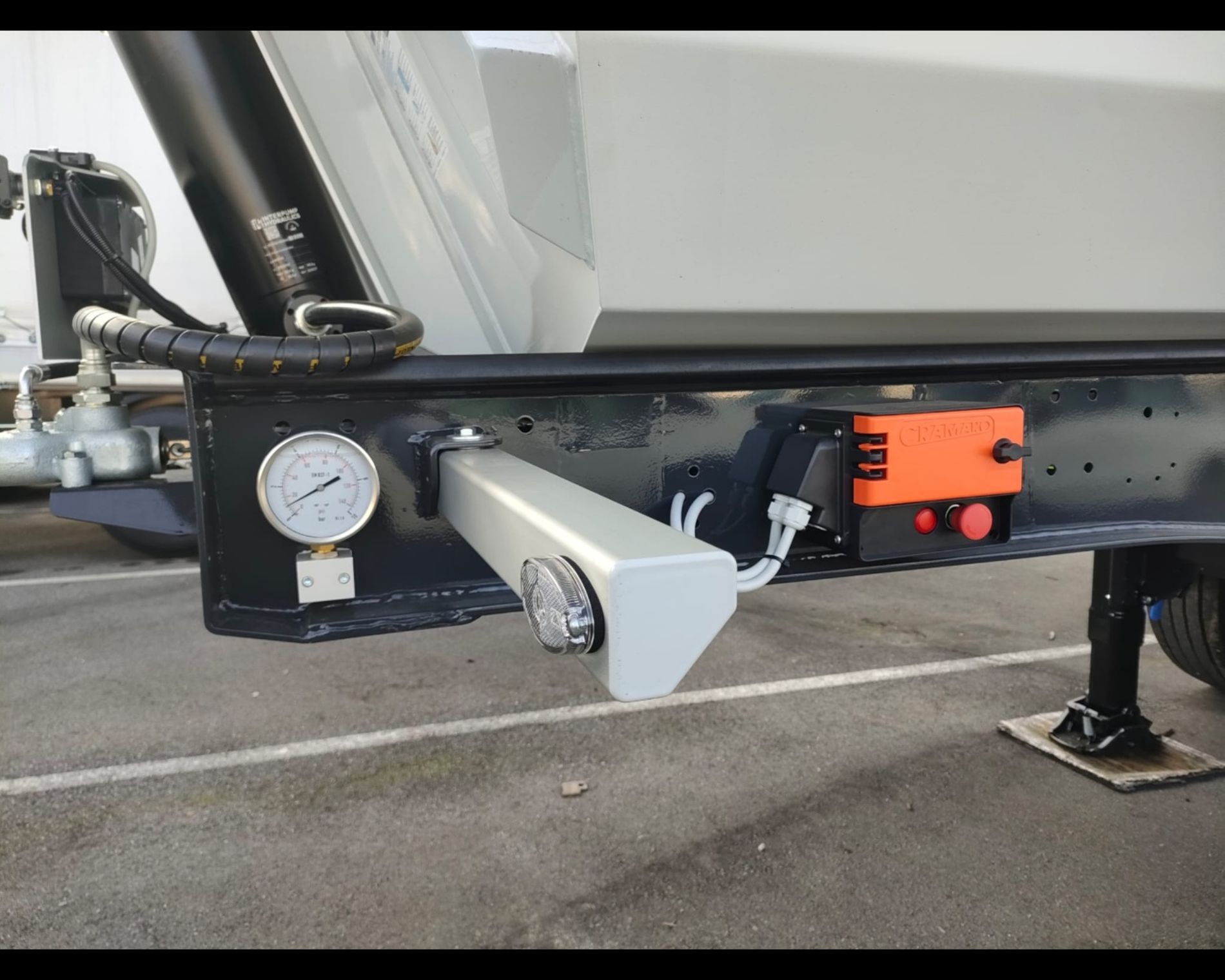 Altri marchi SEMIRIMORCHIO MENCI A TRE ASSI RIBALTABILE MOD. SA700R - AUTO INDUSTRIALE BERGAMASCA