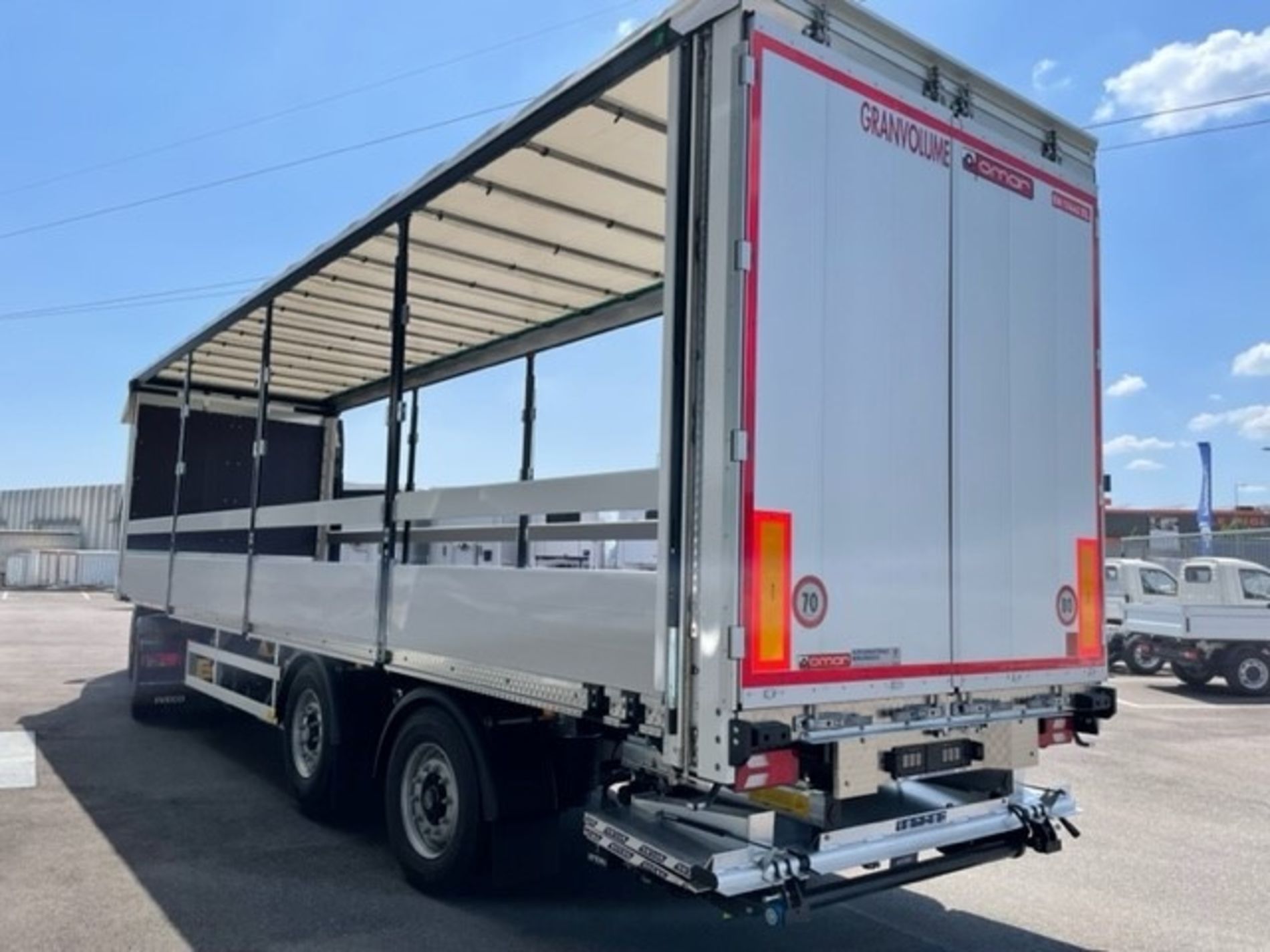 Altri marchi SEMIRIMORCHIO OMAR DUE ASSI MOD. CITY TRAILERS DA 11500 MM. - AUTO INDUSTRIALE BERGAMASCA