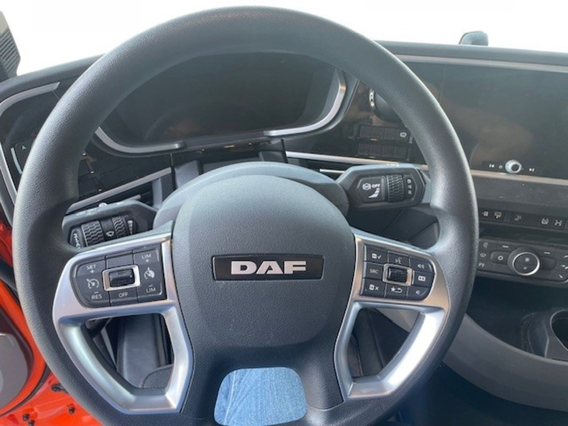 DAF DAF XF480 AUTOMATICO CON FRENO MOTORE  - AUTO INDUSTRIALE BERGAMASCA