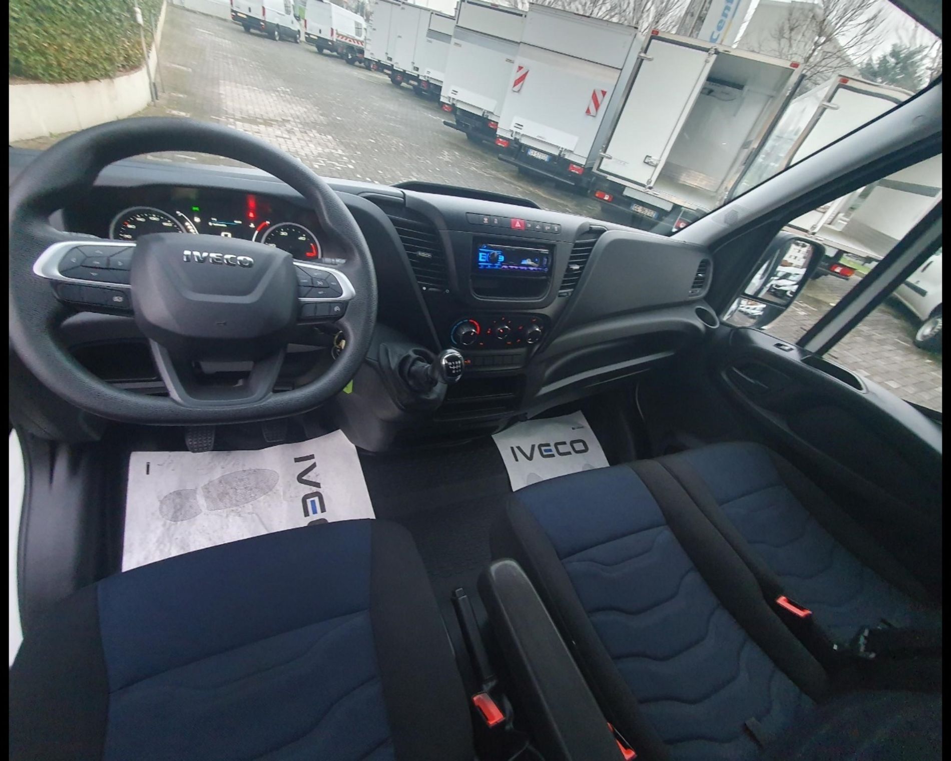 IVECO IVECO DAILY 35S12 DOPPIA CABINA e CASSONE FISSO - AUTO INDUSTRIALE BERGAMASCA