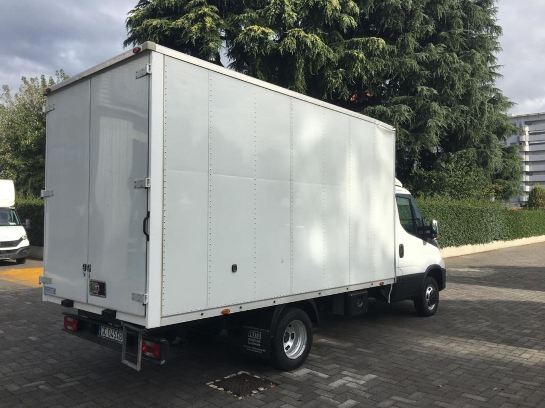 IVECO IVECO DAILY 35C14 CON BOX - AUTO INDUSTRIALE BERGAMASCA