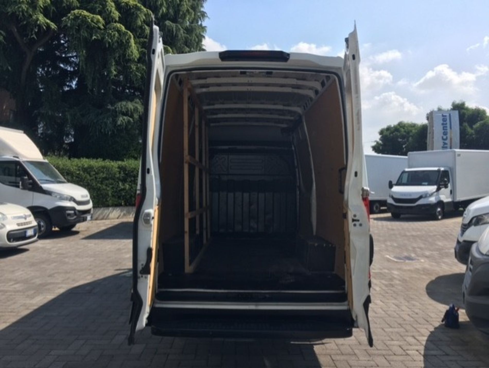 IVECO IVECO DAILY 3520L H2 35S14  - AUTO INDUSTRIALE BERGAMASCA