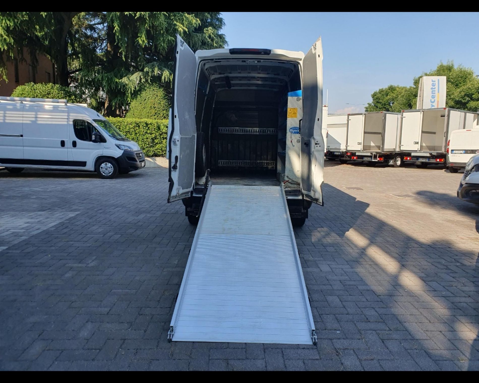 IVECO IVECO DAILY VAN L2H2 CON SPONDA - AUTO INDUSTRIALE BERGAMASCA