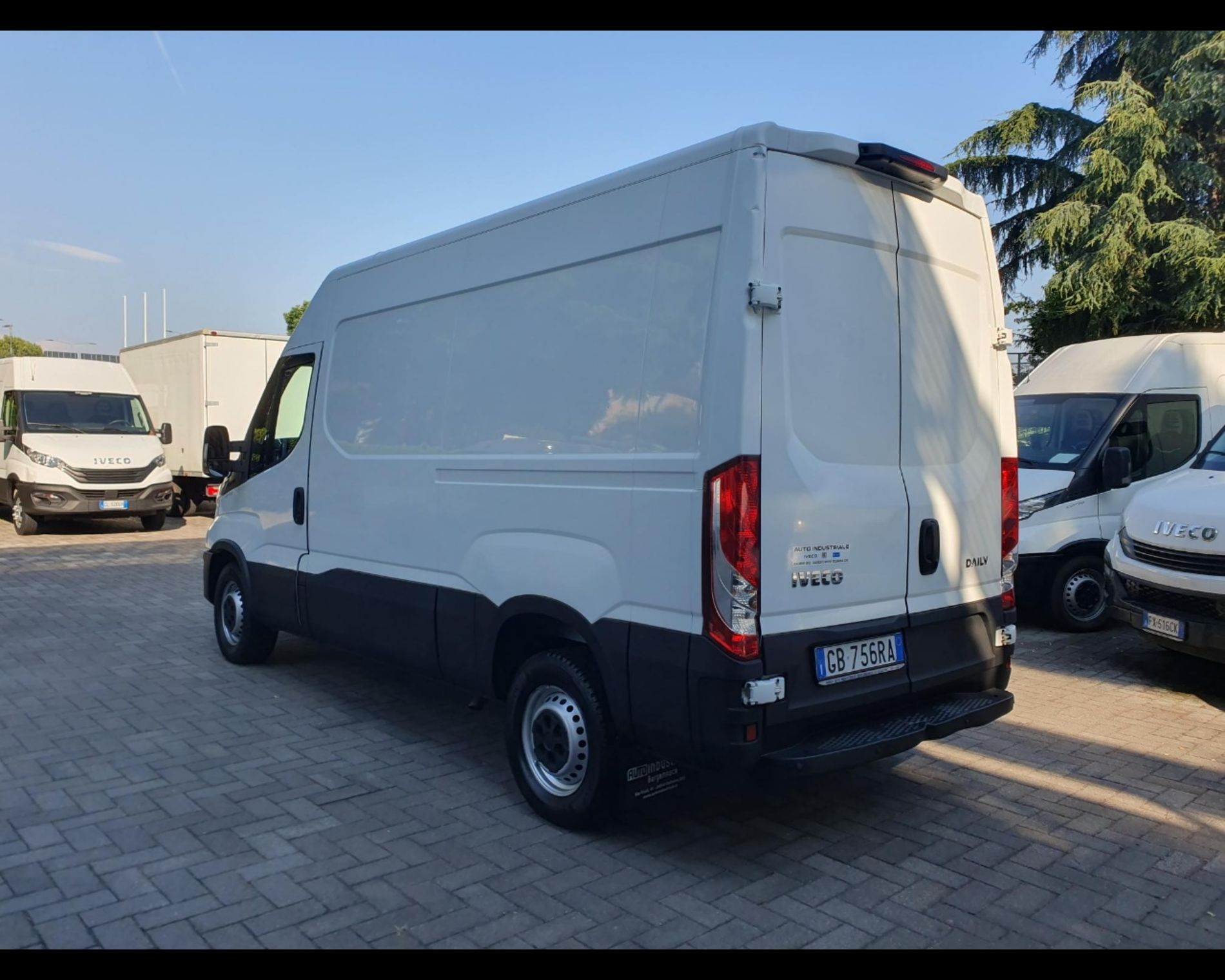 IVECO IVECO DAILY VAN L2H2 CON SPONDA - AUTO INDUSTRIALE BERGAMASCA