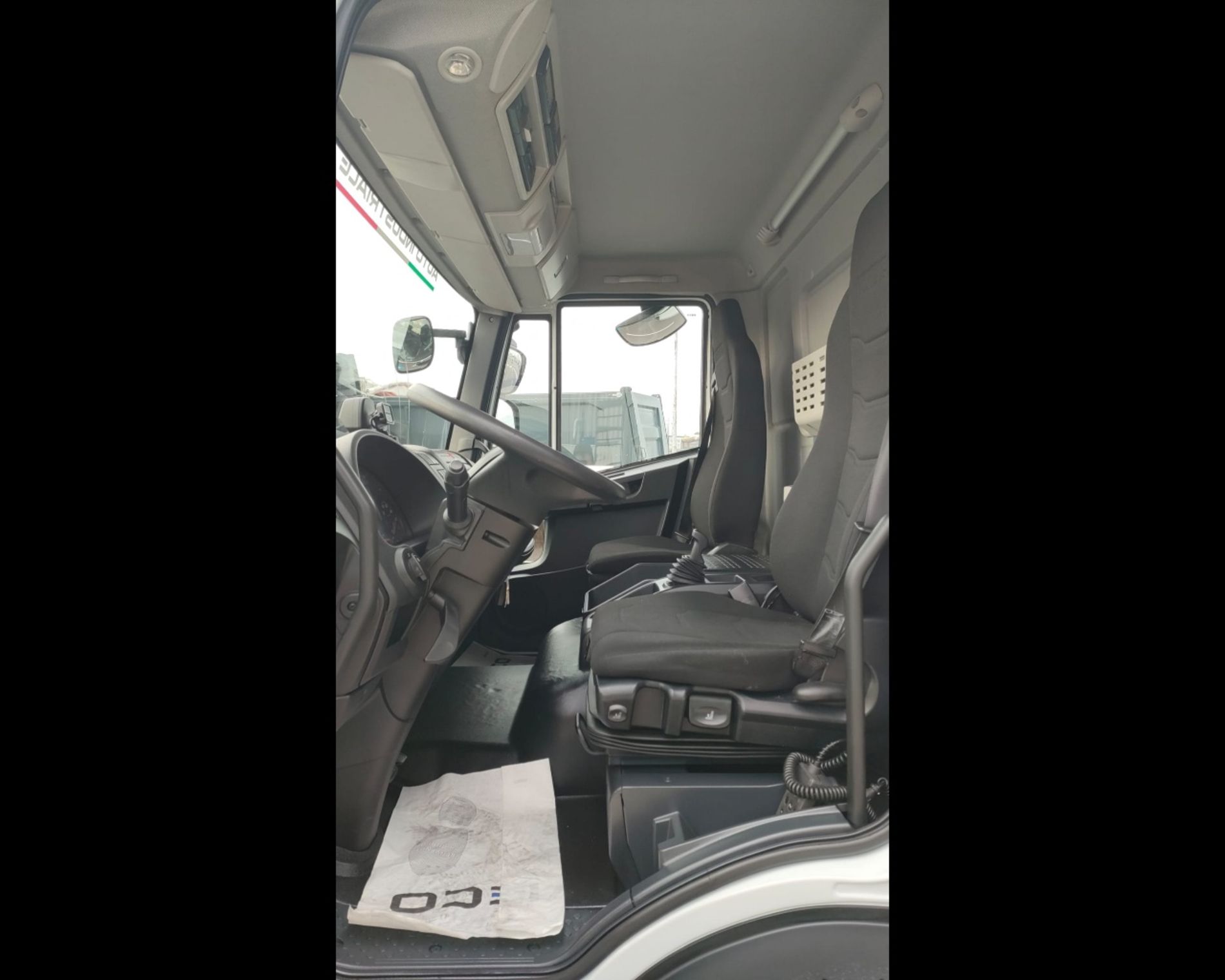 IVECO EUROCARGO ML 140 E 28/P CELLA ISOTERMICA CON SPONDA RETRATTILE  - AUTO INDUSTRIALE BERGAMASCA