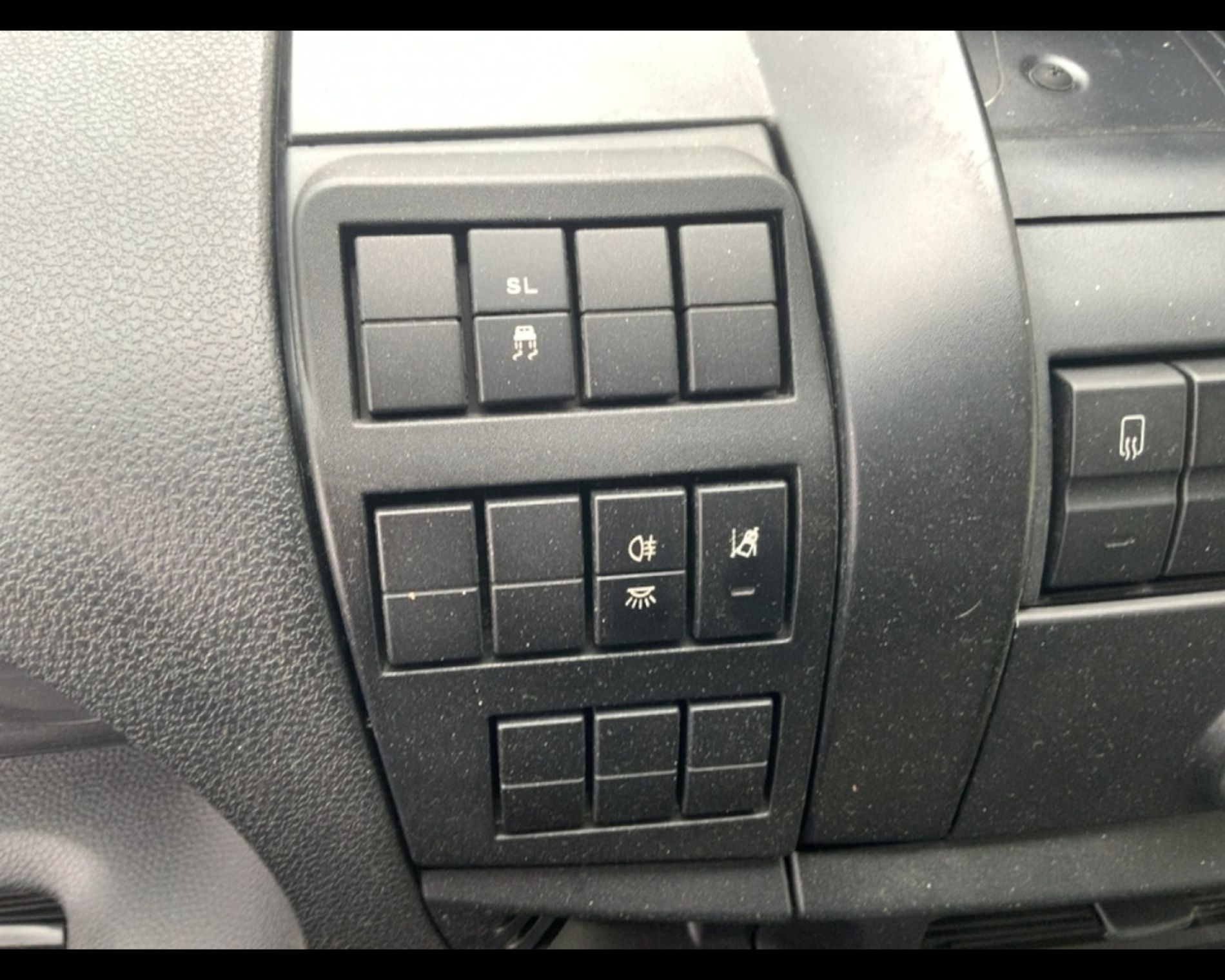 IVECO EUROCARGO ML 140 E 28/P CELLA ISOTERMICA CON SPONDA RETRATTILE  - AUTO INDUSTRIALE BERGAMASCA