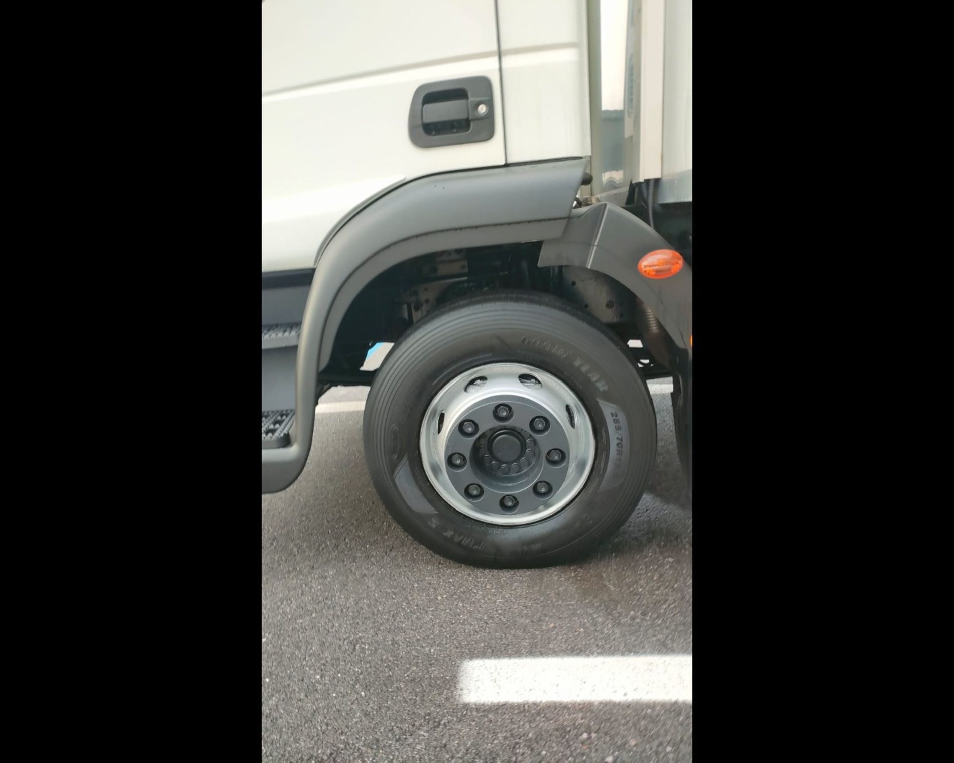 IVECO EUROCARGO ML 140 E 28/P CELLA ISOTERMICA CON SPONDA RETRATTILE  - AUTO INDUSTRIALE BERGAMASCA