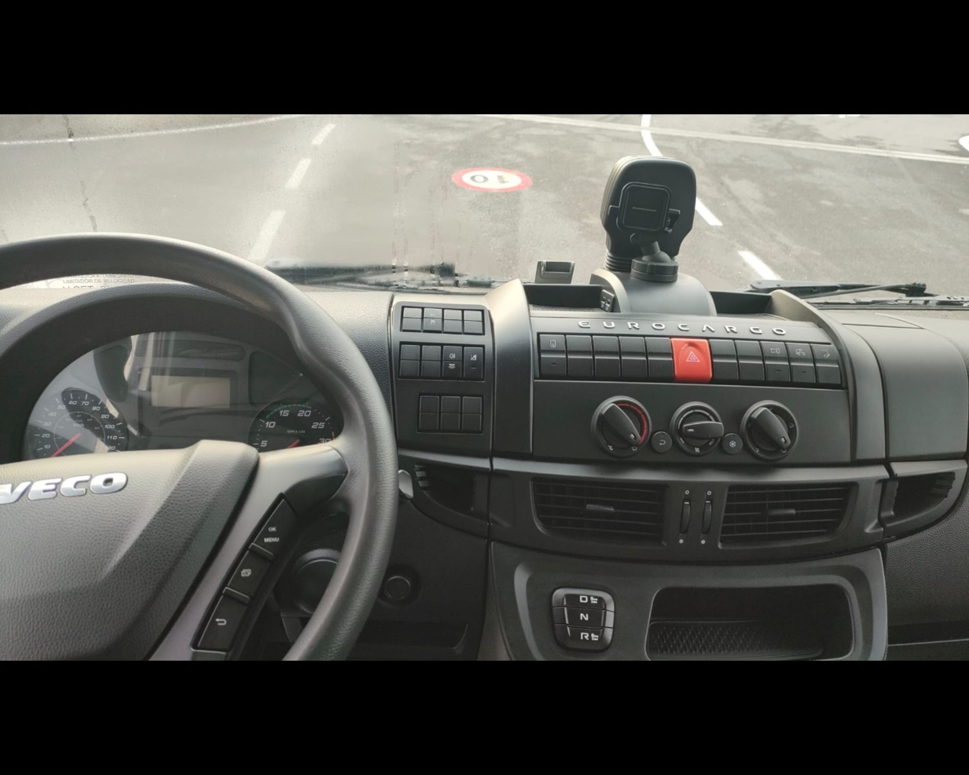 IVECO EUROCARGO ML 140 E 28/P CELLA ISOTERMICA CON SPONDA RETRATTILE  - AUTO INDUSTRIALE BERGAMASCA