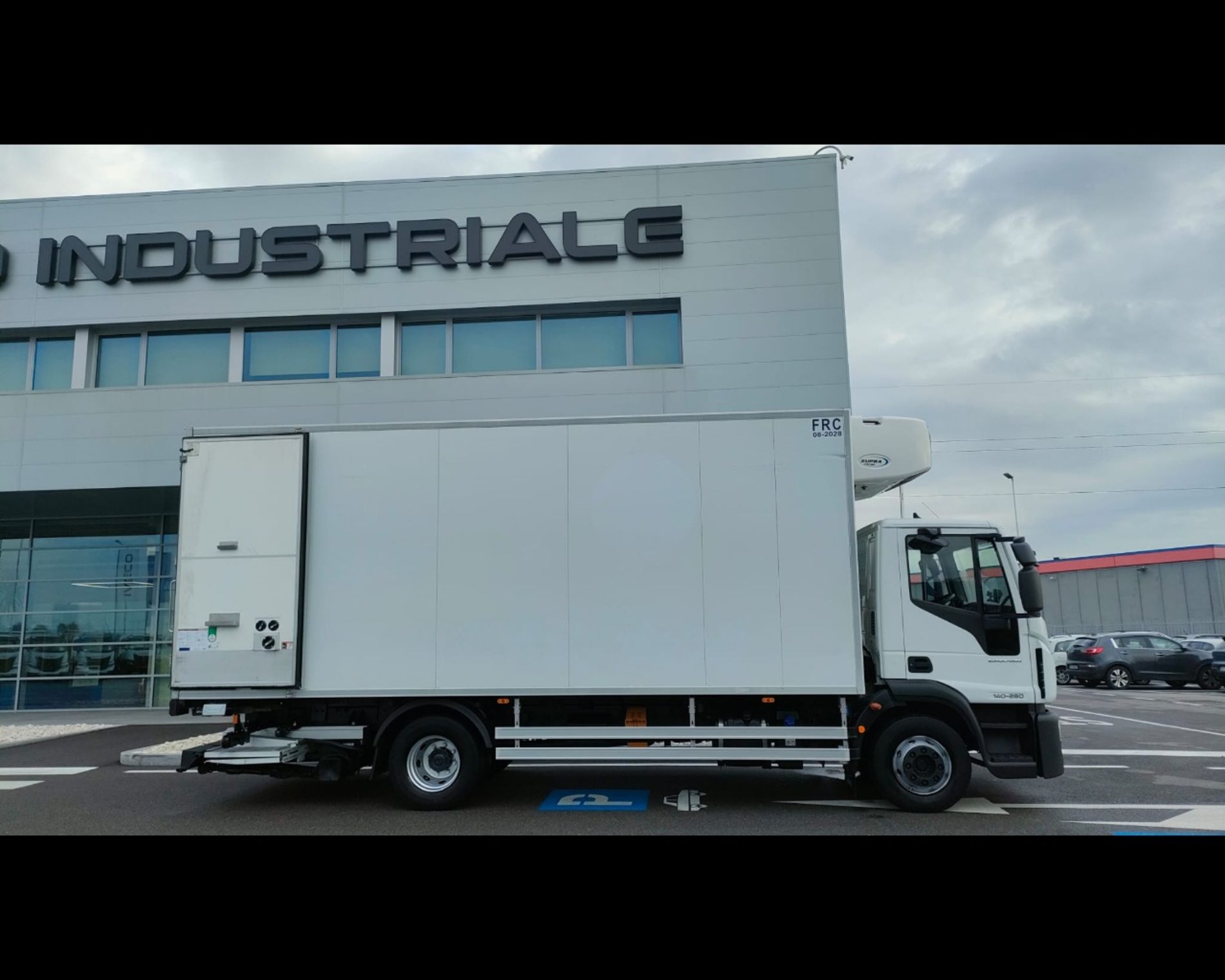 IVECO EUROCARGO ML 140 E 28/P CELLA ISOTERMICA CON SPONDA RETRATTILE  - AUTO INDUSTRIALE BERGAMASCA