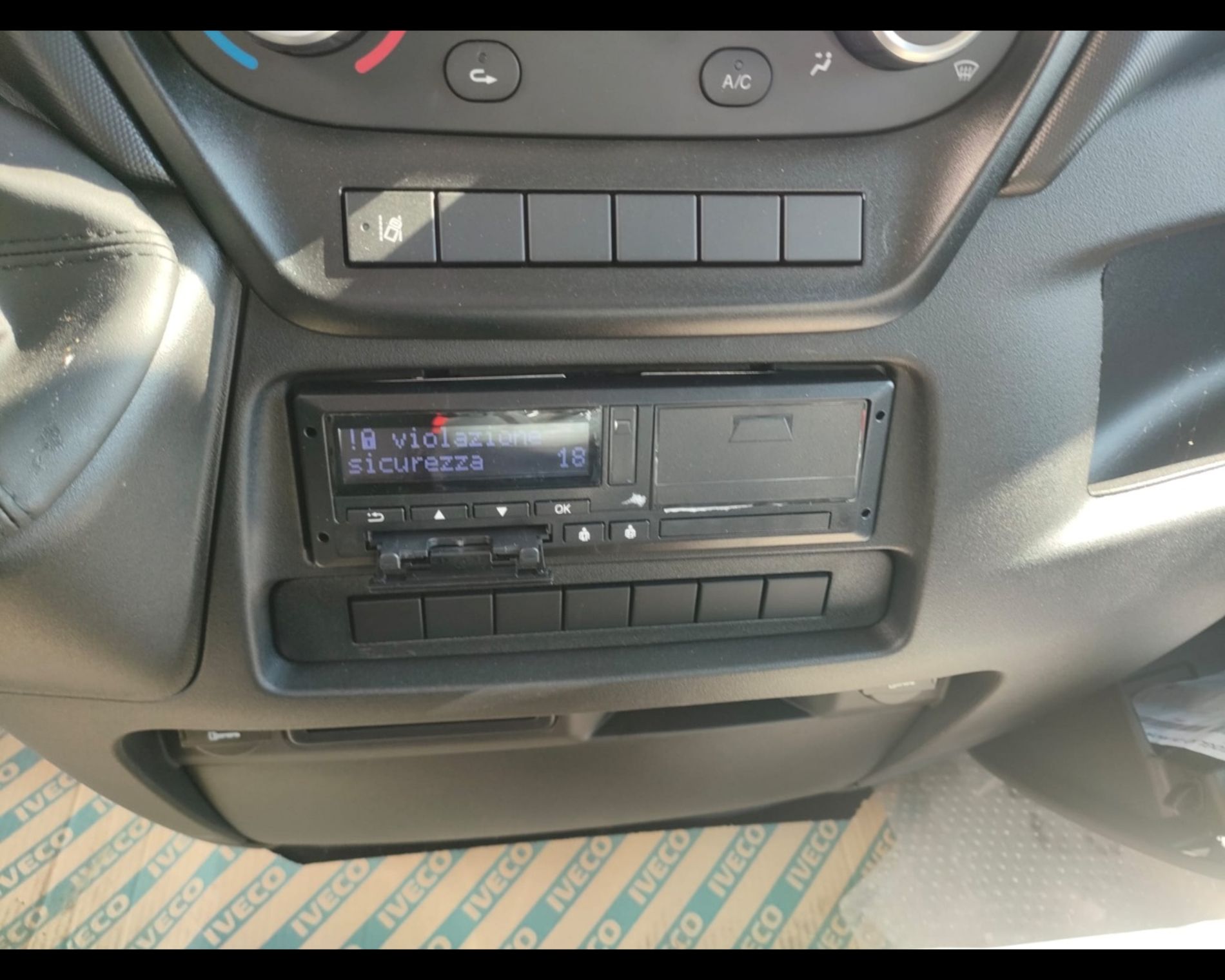 IVECO 70C18H CAB. RG BAR 6M P.3750 E6E MY24 - AUTO INDUSTRIALE BERGAMASCA