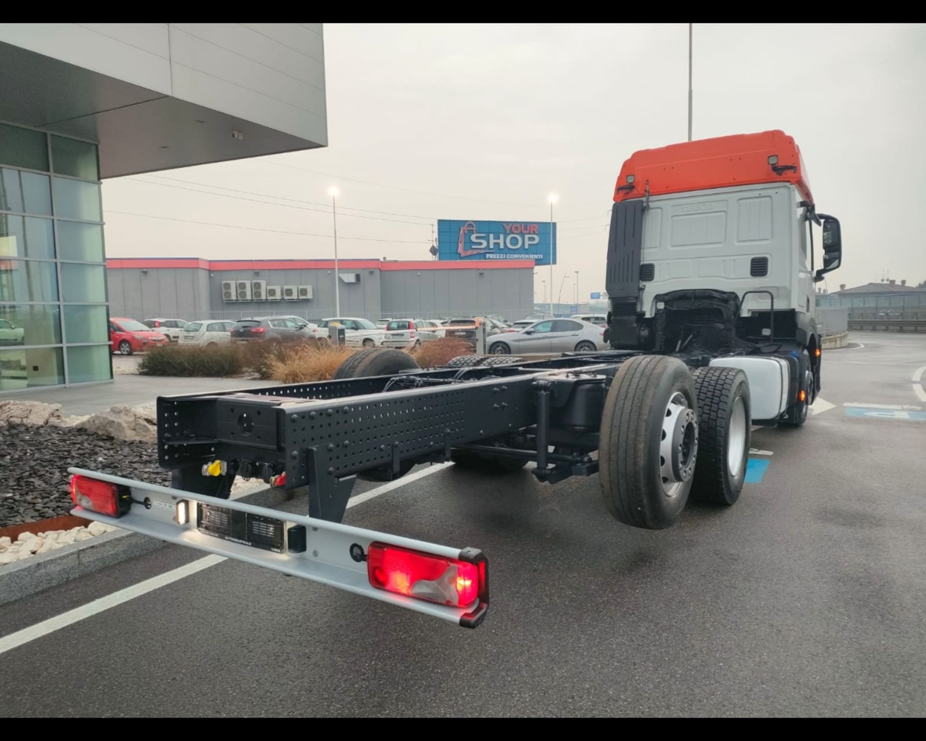 IVECO S-WAY AT 480CV TELAIO 3ASSI - AUTO INDUSTRIALE BERGAMASCA