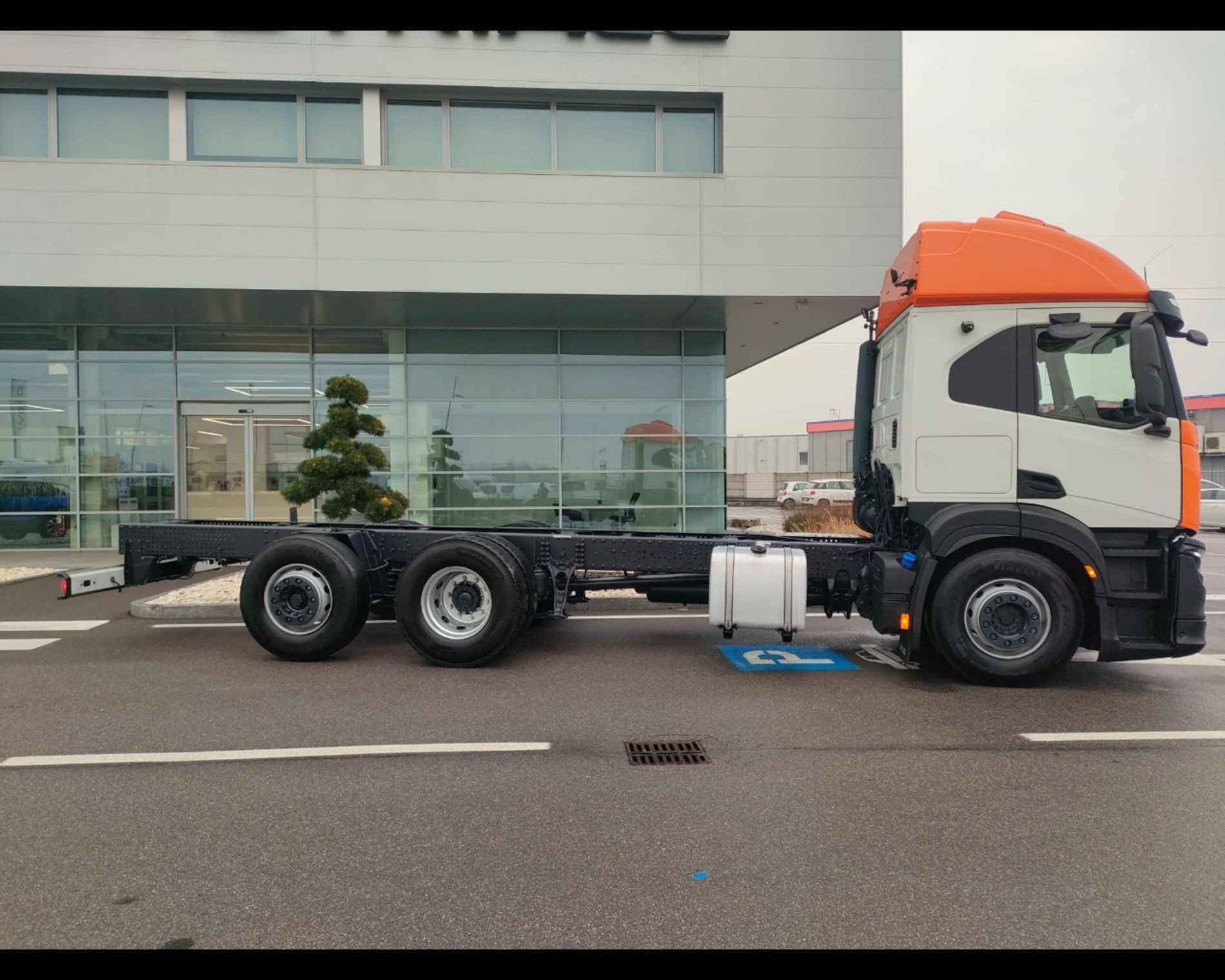 IVECO S-WAY AT 480CV TELAIO 3ASSI  - AUTO INDUSTRIALE BERGAMASCA