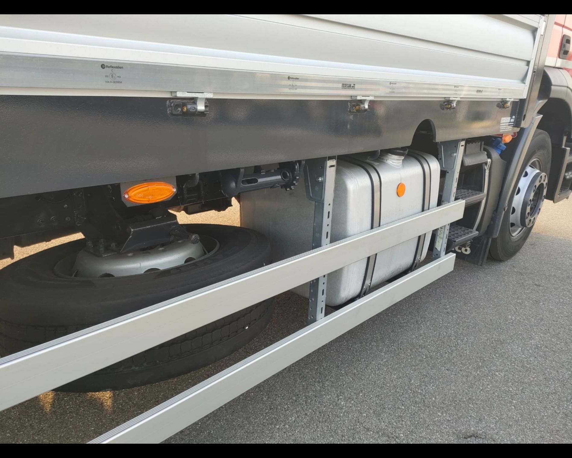 IVECO Stralis Hi Street 260 S31Y/PS - PIANALE CON RAMPE DI CARICO - AUTO INDUSTRIALE BERGAMASCA