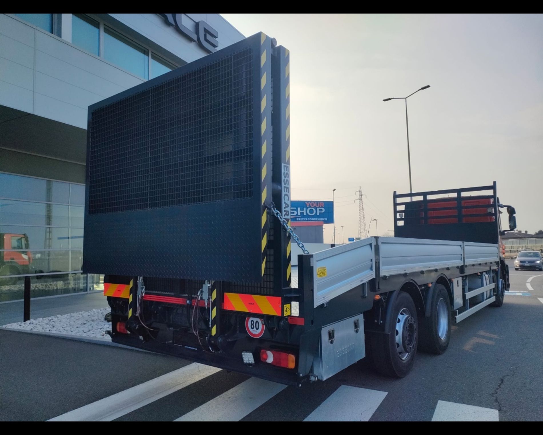 IVECO Stralis Hi Street 260 S31Y/PS - PIANALE CON RAMPE DI CARICO - AUTO INDUSTRIALE BERGAMASCA
