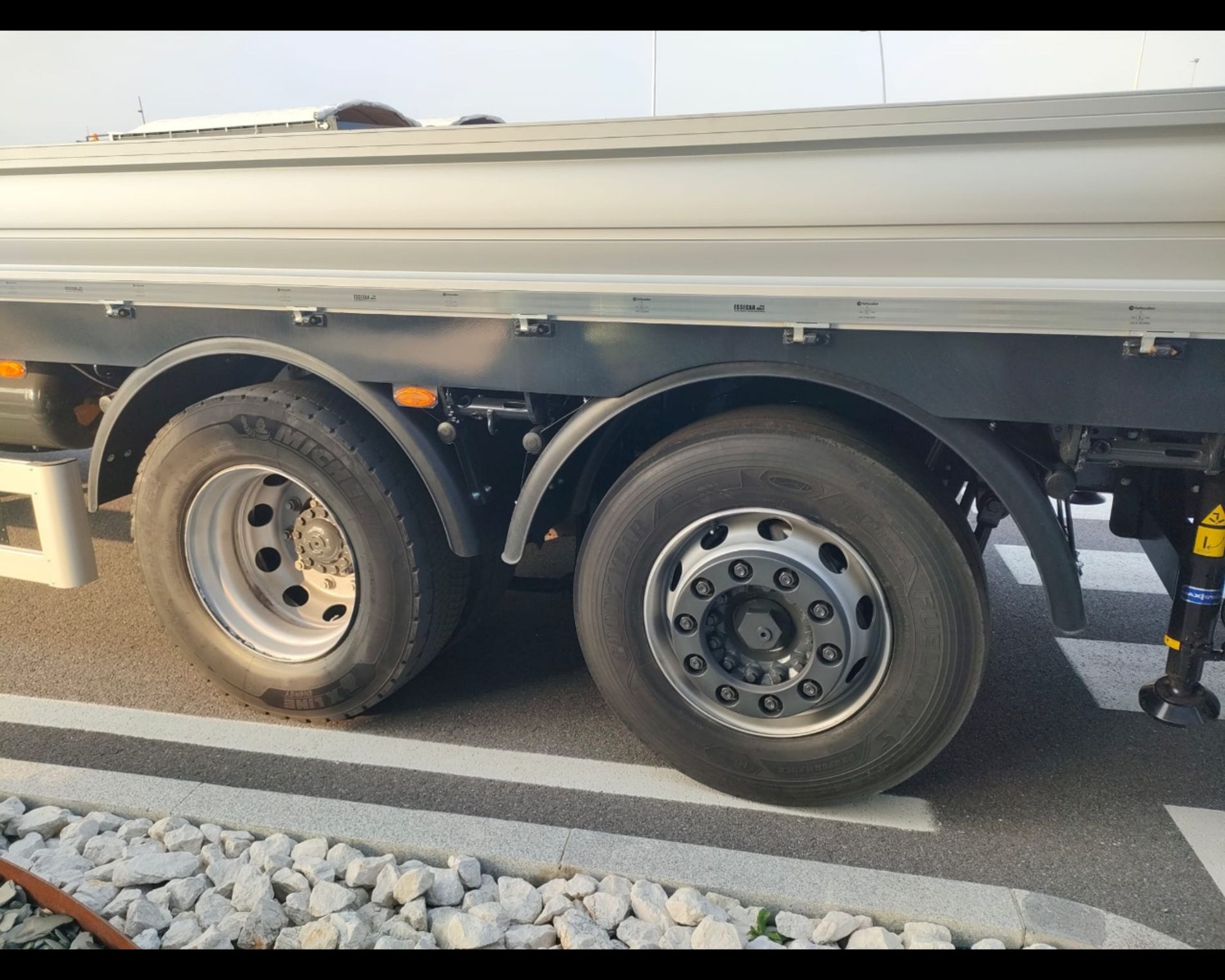 IVECO Stralis Hi Street 260 S31Y/PS - PIANALE CON RAMPE DI CARICO - AUTO INDUSTRIALE BERGAMASCA