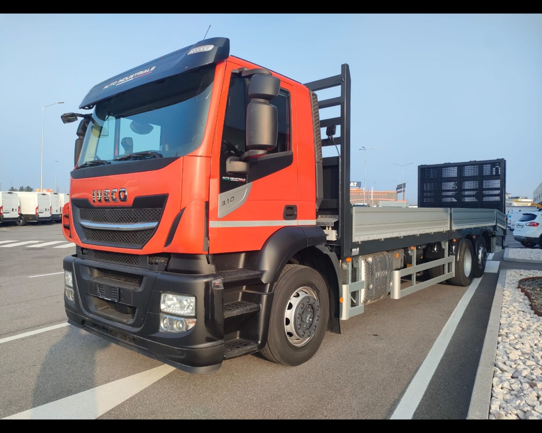 IVECO Stralis Hi Street 260 S31Y/PS - PIANALE CON RAMPE DI CARICO - AUTO INDUSTRIALE BERGAMASCA