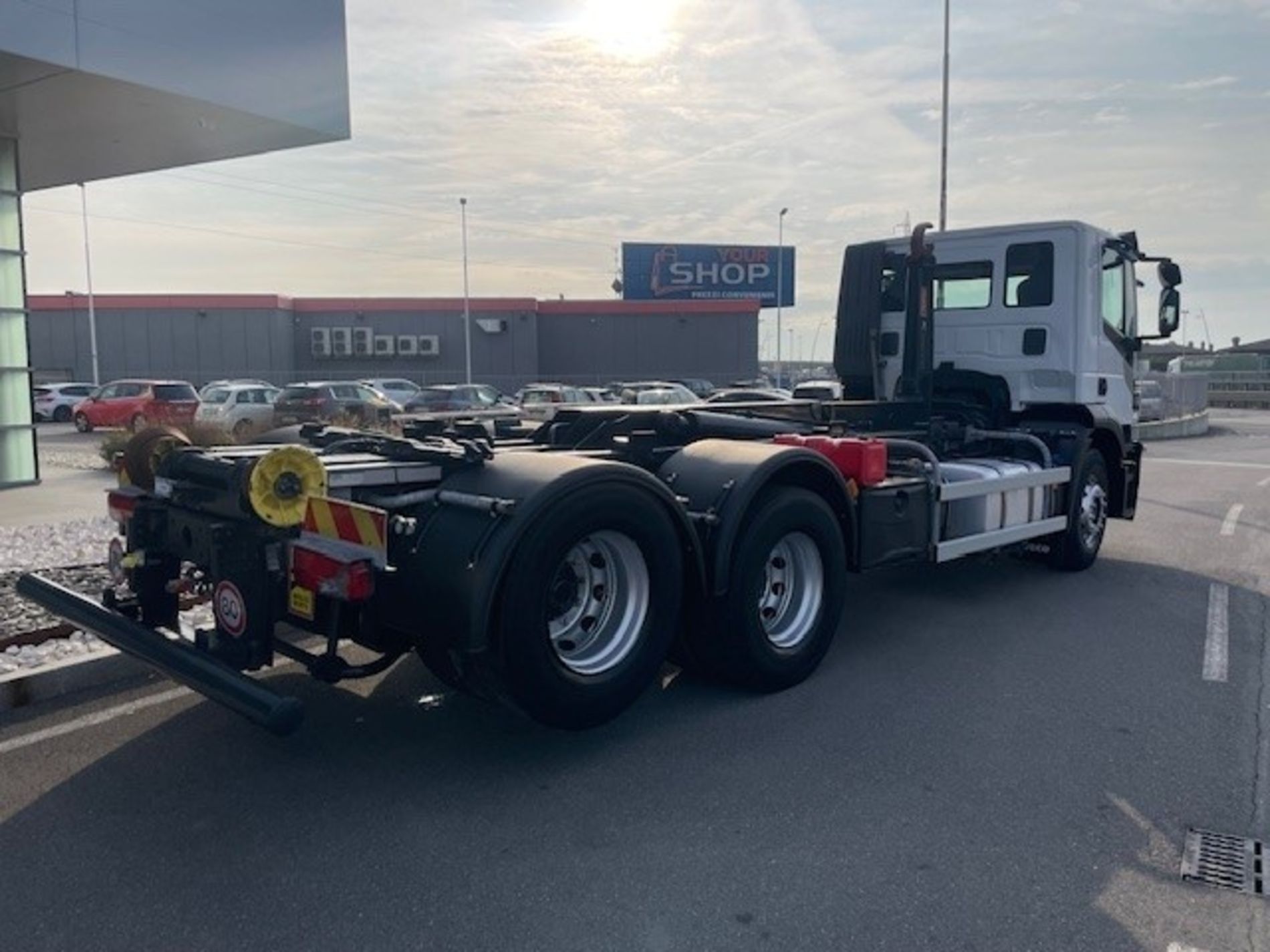 IVECO Stralis AD 260X46Y/PS E6 con gancio scarrabile - AUTO INDUSTRIALE BERGAMASCA