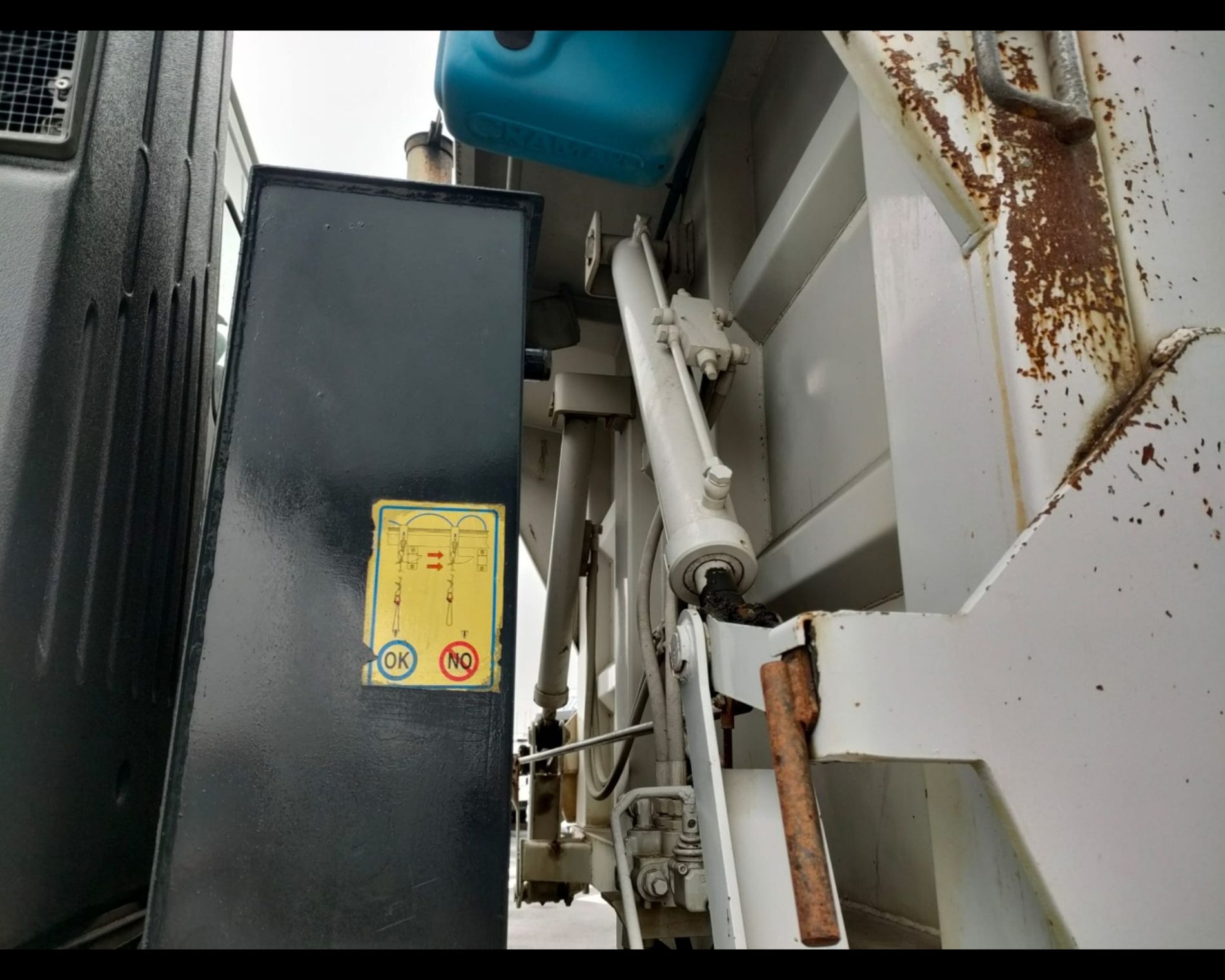 IVECO TRAKKER  AD 410 T450 CAVALLI  Euro 5 - AUTO INDUSTRIALE BERGAMASCA