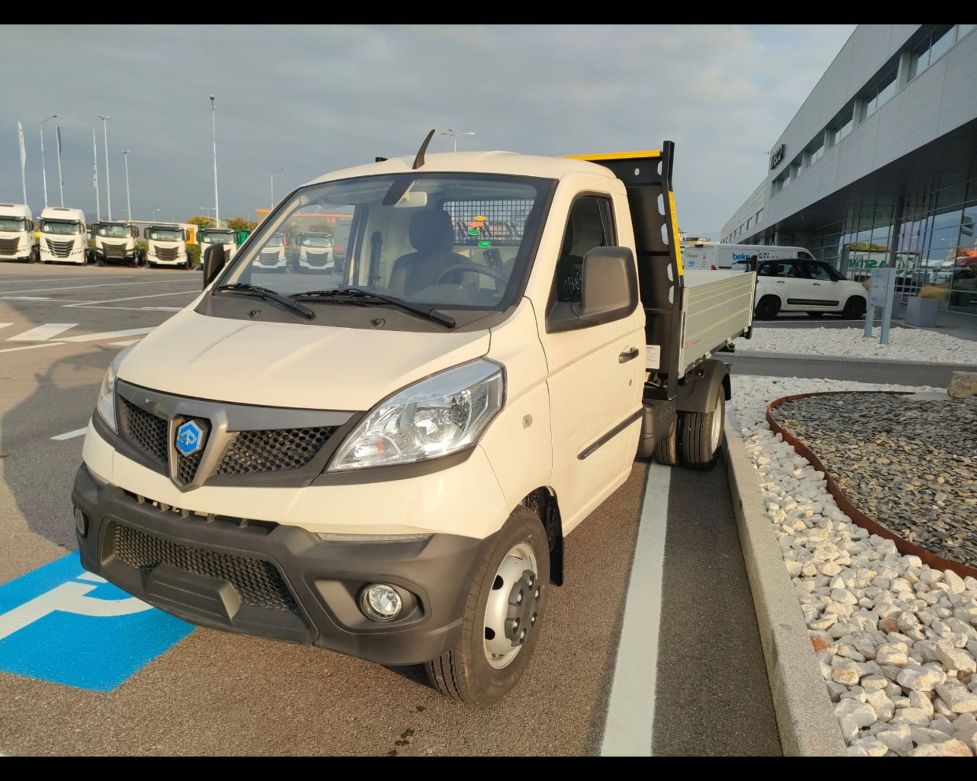PIAGGIO NP6 TWB CHASS 300 SR LPG TOP WHITE - AUTO INDUSTRIALE BERGAMASCA