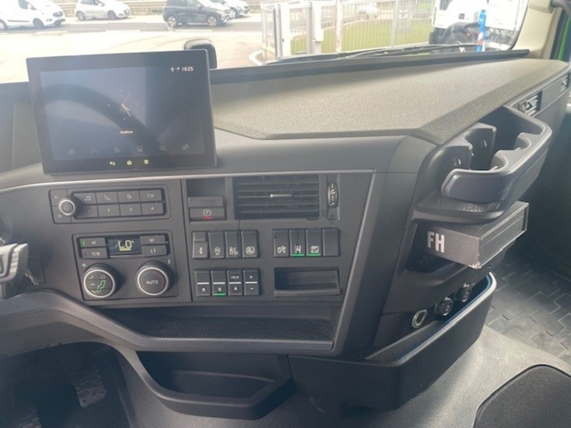 VOLVO TRUCKS VOLVO FH 13.500 I-SAVE AUTOMATICO E RETARDER - AUTO INDUSTRIALE BERGAMASCA