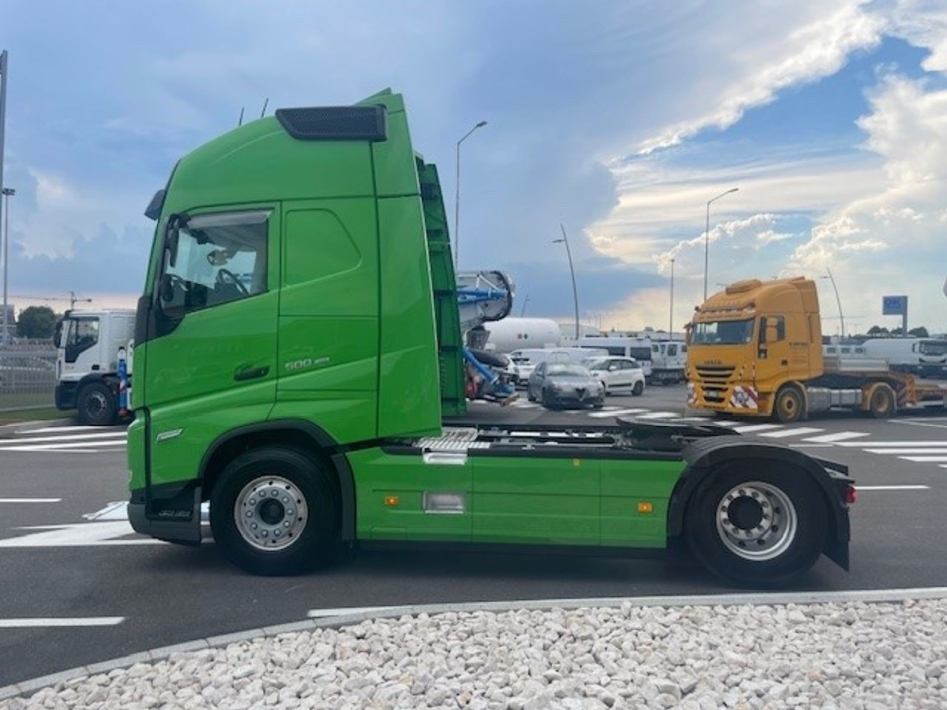 VOLVO TRUCKS VOLVO FH 13.500 I-SAVE AUTOMATICO E RETARDER - AUTO INDUSTRIALE BERGAMASCA