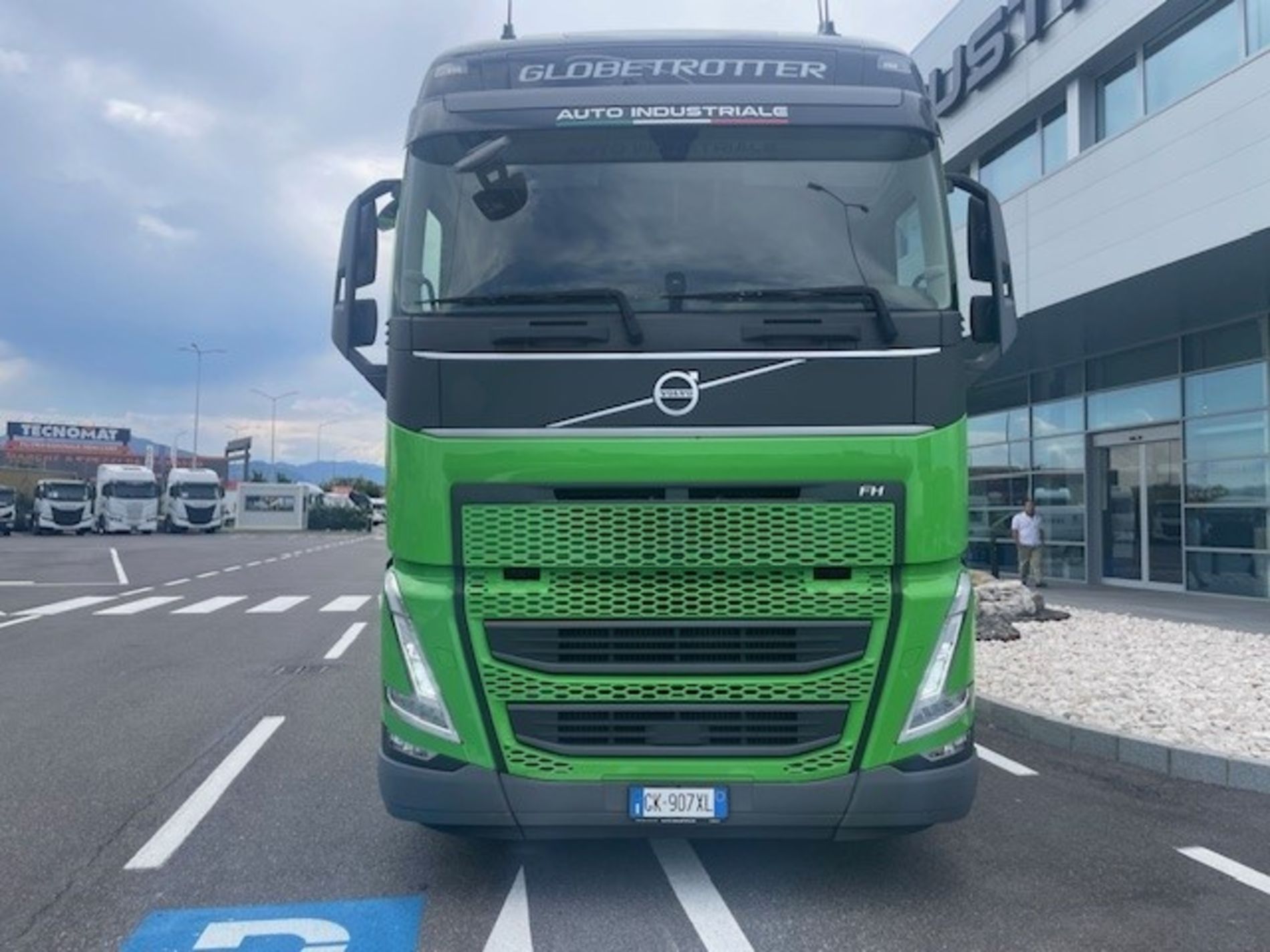 VOLVO TRUCKS VOLVO FH 13.500 I-SAVE AUTOMATICO E RETARDER - AUTO INDUSTRIALE BERGAMASCA