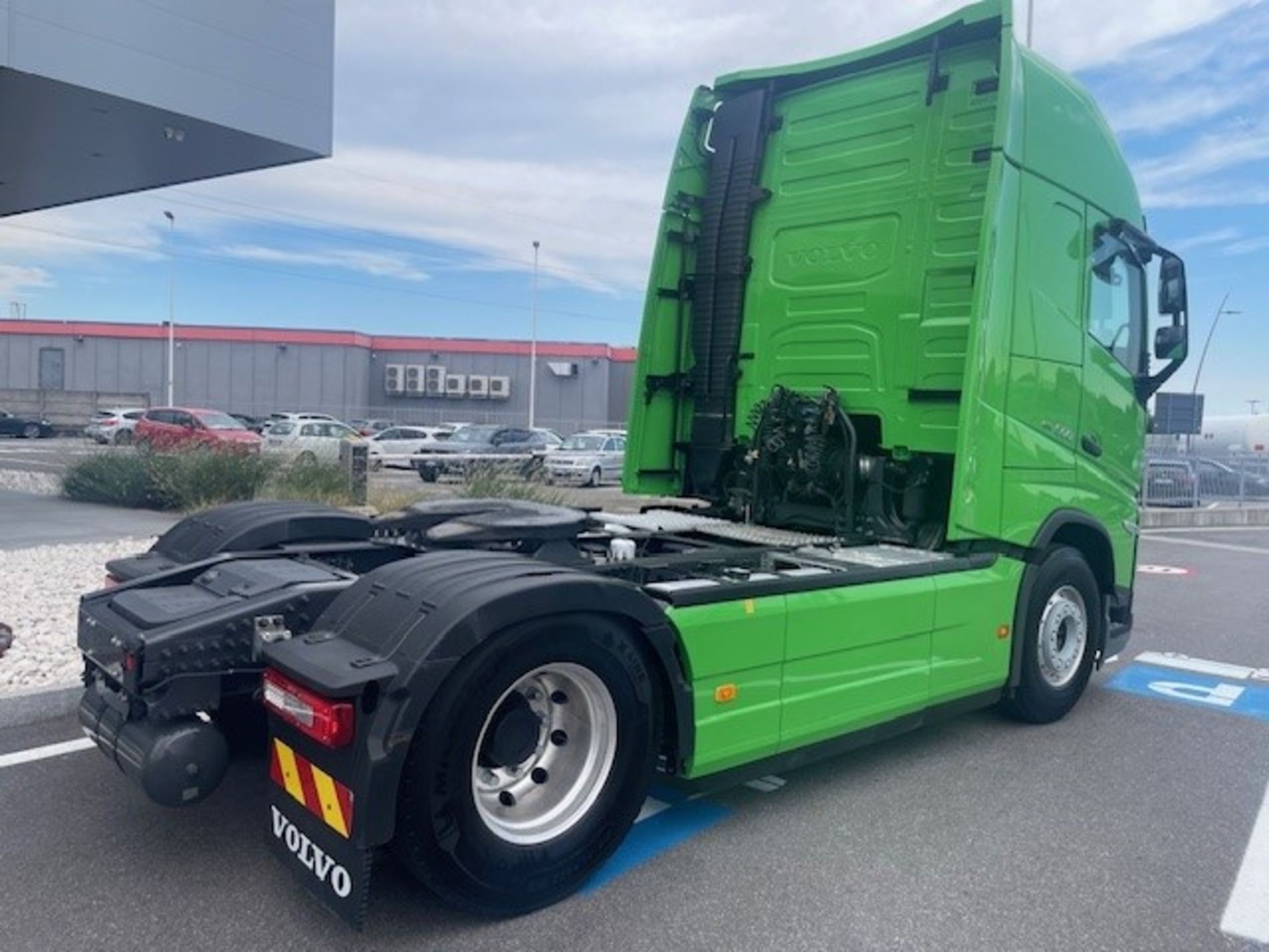 VOLVO TRUCKS VOLVO FH 13.500 I-SAVE AUTOMATICO E RETARDER - AUTO INDUSTRIALE BERGAMASCA