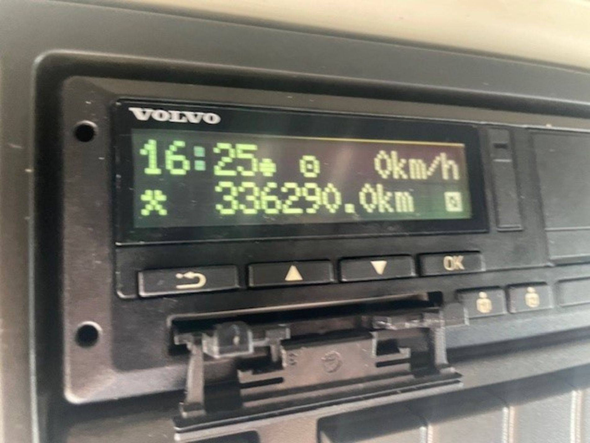 VOLVO TRUCKS VOLVO FH 13.500 I-SAVE AUTOMATICO E RETARDER - AUTO INDUSTRIALE BERGAMASCA